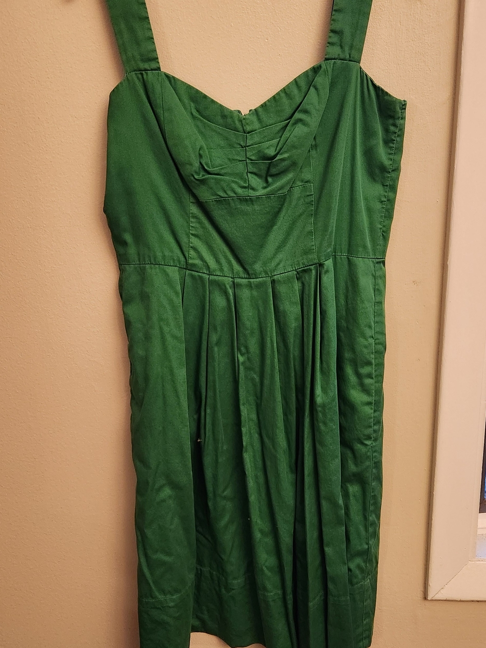Classic Green Sleeveless Dress - Unbranded